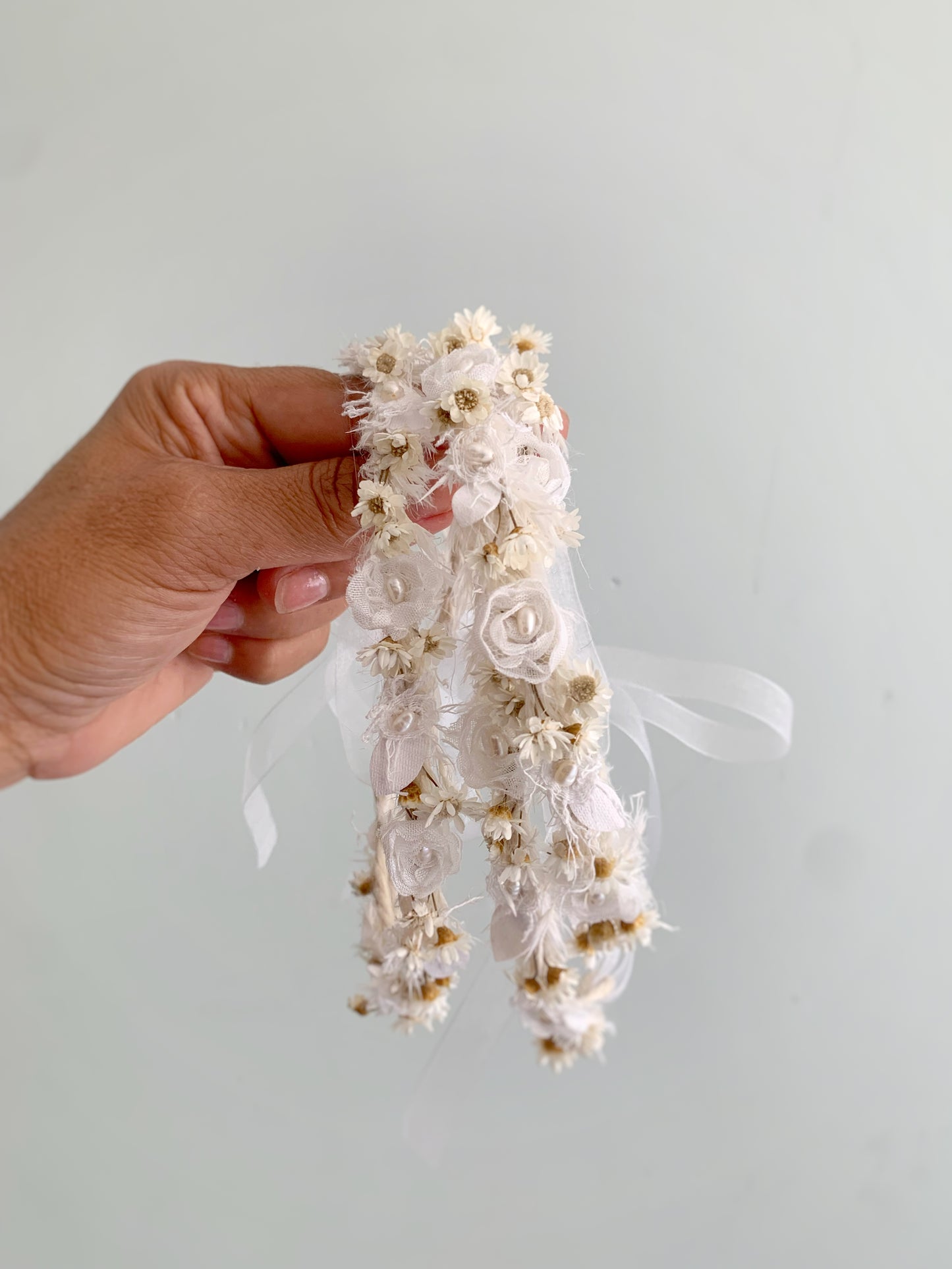 Newborn headband with dried daisies,