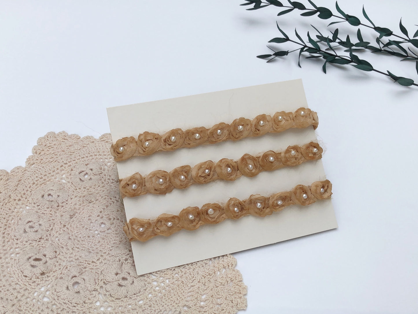 Newborn tieback floral headband, gorgeous neutral baby headband, pearl headband. - Size adjustable - Fit newborn to older child, tie at the back. Perfect newborn props accessory, sitter flower girl headband
