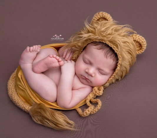 Beautiful Baby Lion Hat and  Set