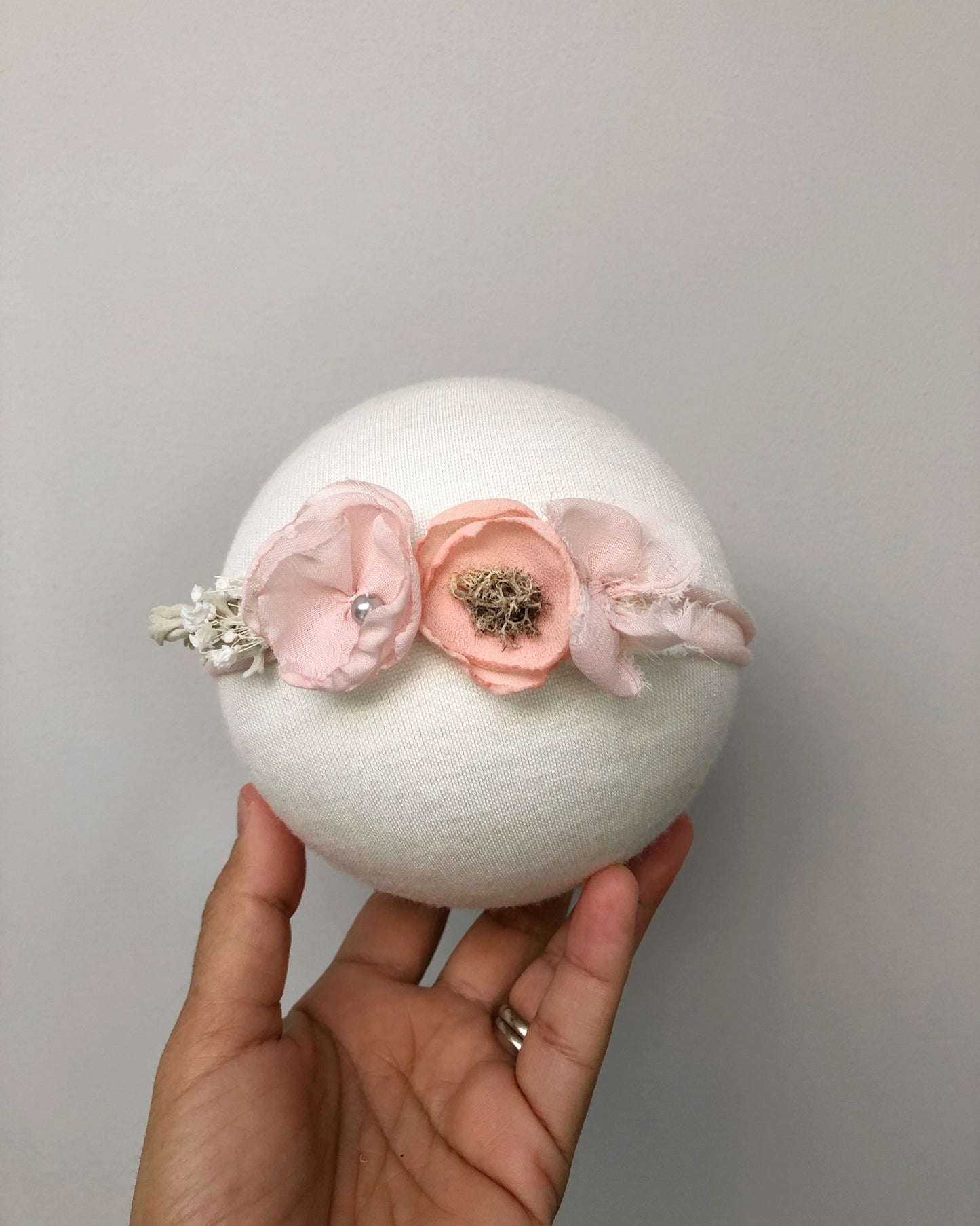 peach baby headbands, flower headbands, newborn floral headbands, newborn floral accessories, photo shoot newborn, newborn props,